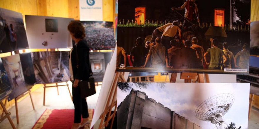 AA'nın 15 Temmuz fotoğrafları tüm dünyada sergilendi