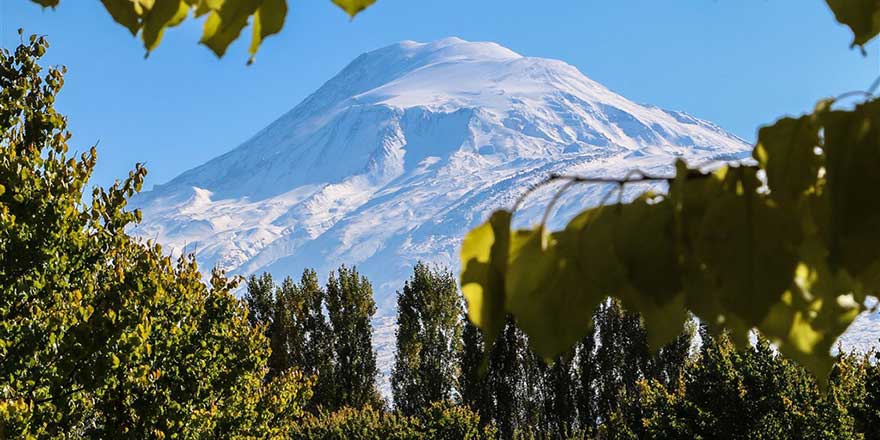 Ağrı Dağı 'beyaz kefenini' giydi