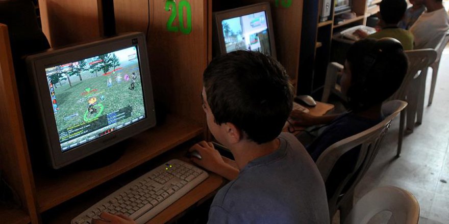 'Sanal zorbalık' çocukları tehdit ediyor