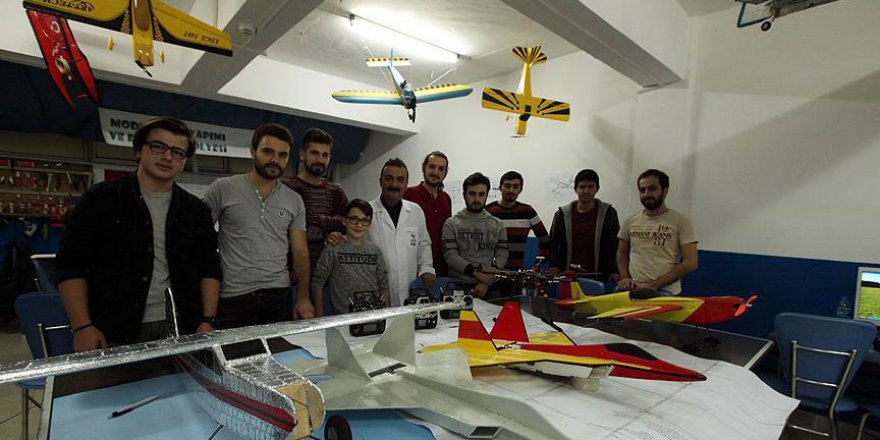 Üniversiteliler 'model uçak' yapıyor