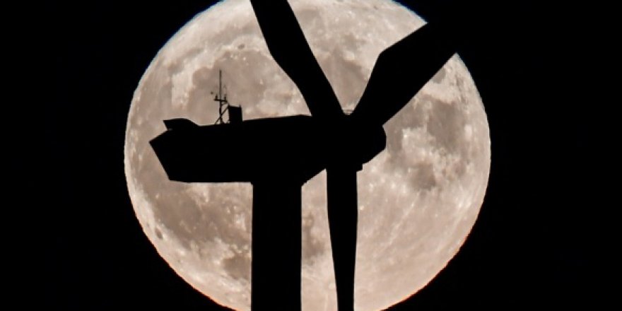 Süper Ay ortaya Tefekkürlük manzaralar çıkardı