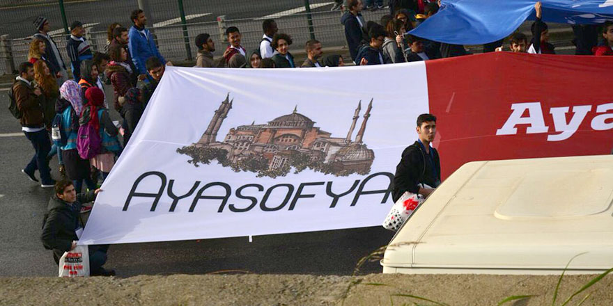Kur’an okuyup Ayasofya’ya yürüdüler