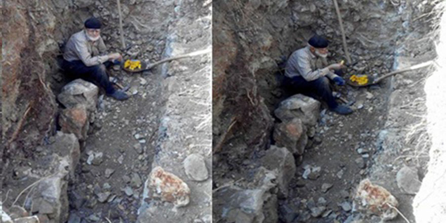 Yaşlı adam ölmeden kendi mezarını kazıyor!