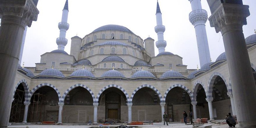 Orta Asya'nın en büyük camisinin inşaatında sona gelindi