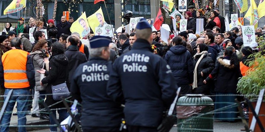 Brüksel'de terör örgütü PKK gösterisi