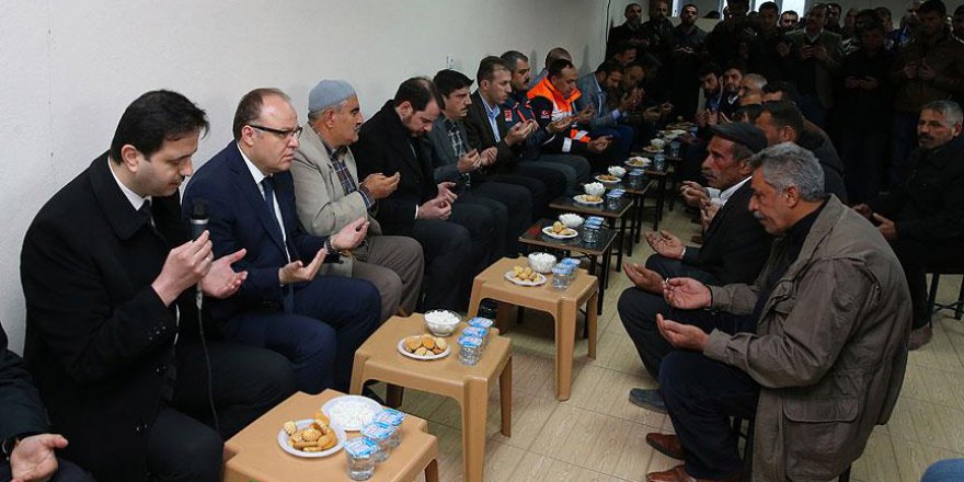 Albayrak Siirt'te hayatını kaybedenlerin taziyesine katıldı