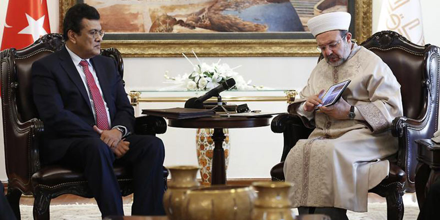 İslam dünyası, ateşlerin dumanları arkasından Myanmar’ı, Arakan’ı göremiyor