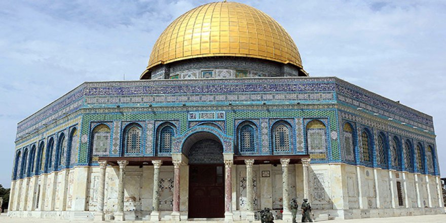 'İsrail ezana dokunursa sonuçlarına katlanır'