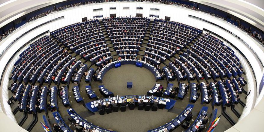 'Türkiye'nin AB üyelik müzakereleri geçici süre dondurulsun'