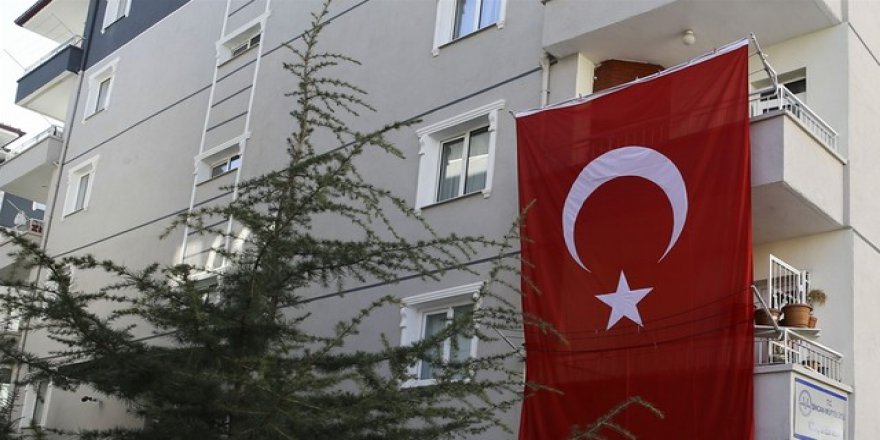 Suriye'de şehit düşen Türk askerlerinin baba evine ateş düştü