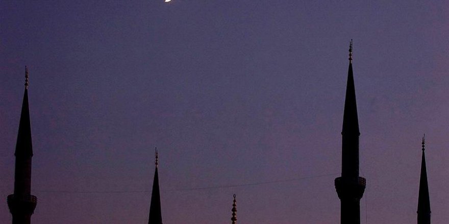 Cami ve minare yapımı, ezan okunması yasaklandı