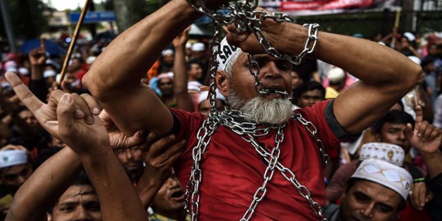 Rohingya Müslümanları için binler meydanlarda