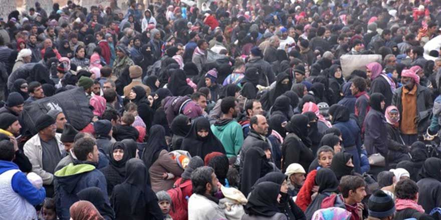 Halepliler Putin ve Esed'in katliamından kaçarken dünya seyrediyor