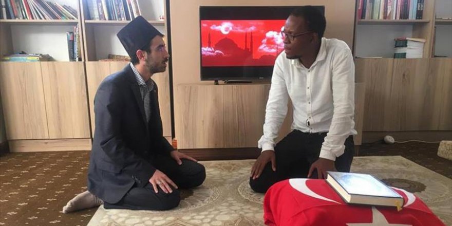 Afrikalı genç bu sebeple İslamiyet'i seçti