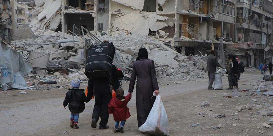 Halep'te 400 bin kişi yerinden edildi