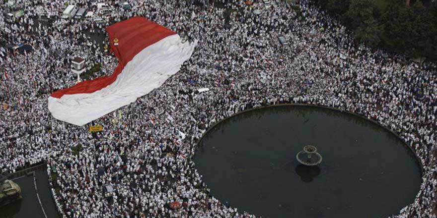 70 bin kişi namaz kıldı seçim mesajı verdi