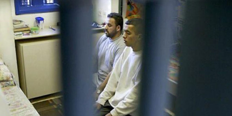 Doğru İslam'ı anlatarak 'aşırı dincilik'ten kurtarıyorlar