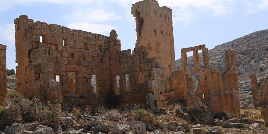 İç savaş sınırdaki sarayı da etkiledi