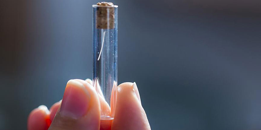 Saç teline Bismillahirrahmanirrahim yazdı