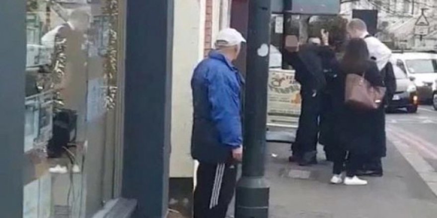 Müslüman öldürmek istiyorum diye bağırıp saldırdı