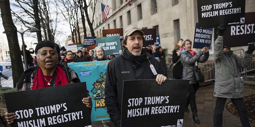 ABD'de 'Müslümanların kayıt altına alınmasına' karşı yürüyüş