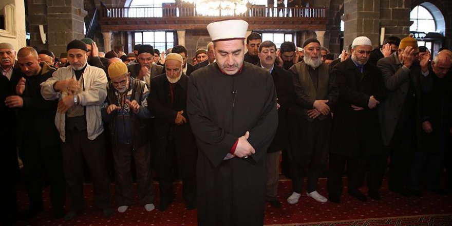 Diyarbakır'da şehitler için gıyabi cenaze namazı