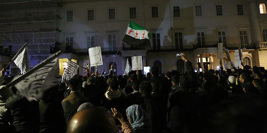 New York ve Londra'da Halep'teki saldırılar protesto edildi