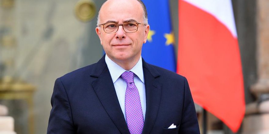 Cazeneuve: Halep'te insanlık ayaklar altına alındı