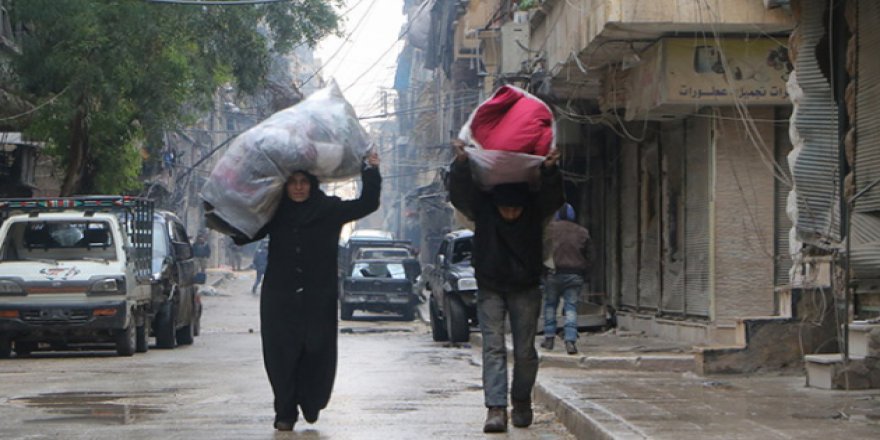 TDV'nin 30 tırlık yardımı Halep'e ulaştı