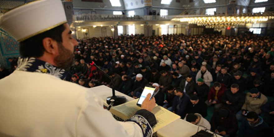 Vaaz sırasında Halep'e SMS'li toplu destek