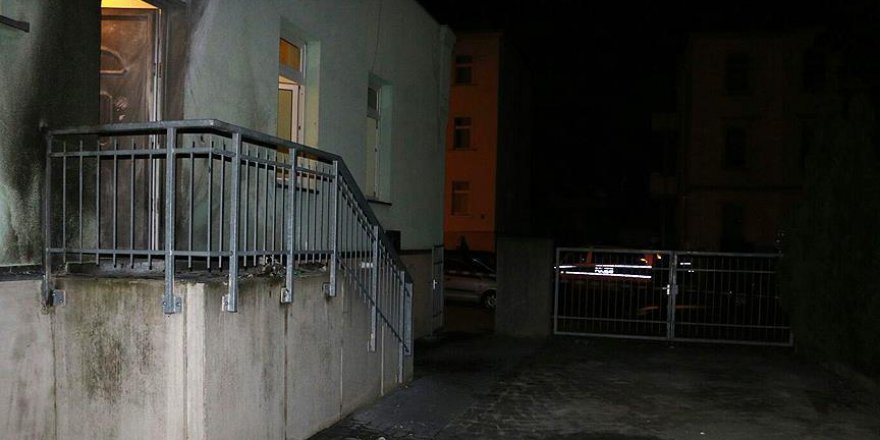 Fransa’da cami kundaklandı