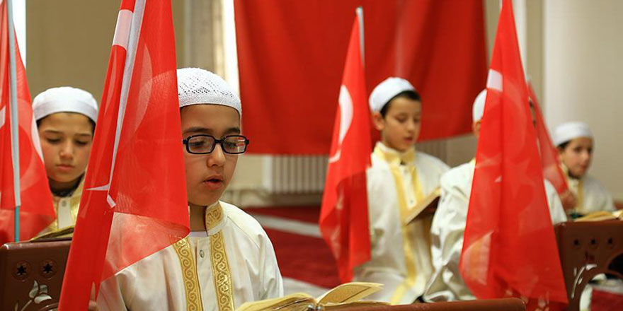 70 hafız şehitler için her gün hatim indiriyor