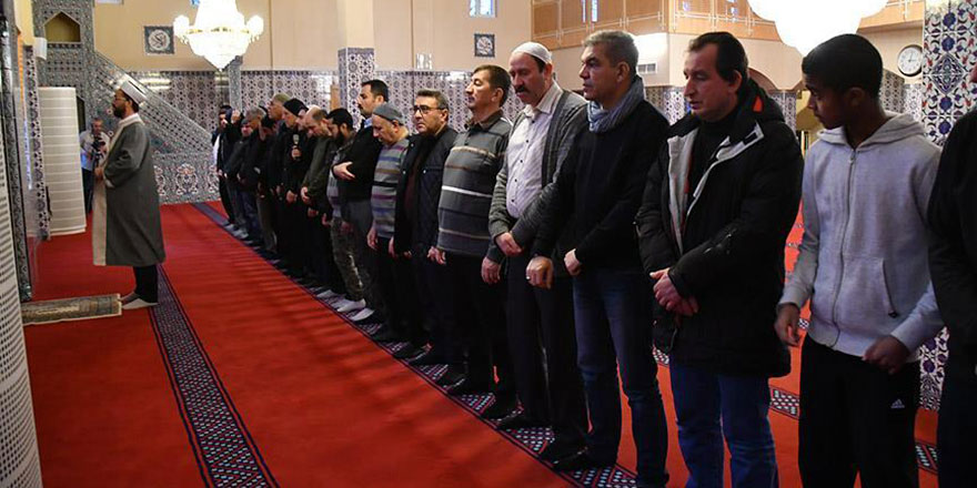 Namazın Bize Sağladığı Faydalar Nelerdir?