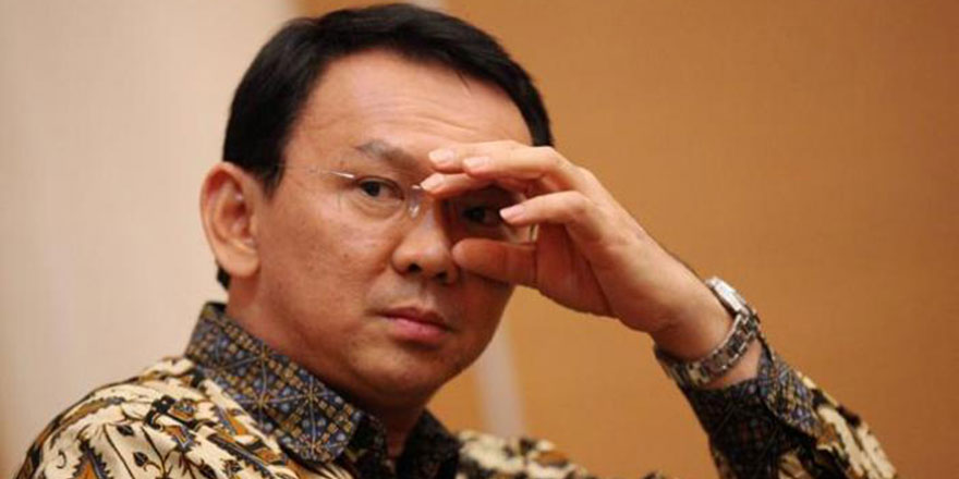 İslam'a hakaretle suçlanan vali hakim karşısına çıktı