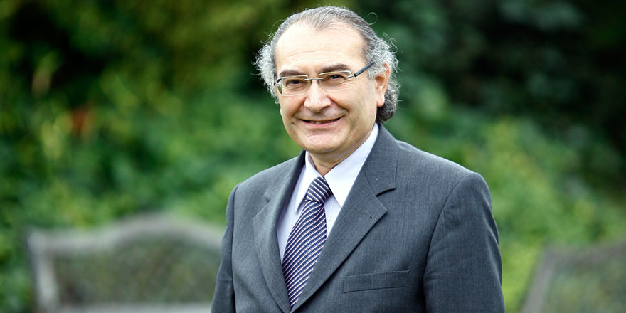 Nevzat Tarhan: Gülümseyin, ömrünüz uzasın