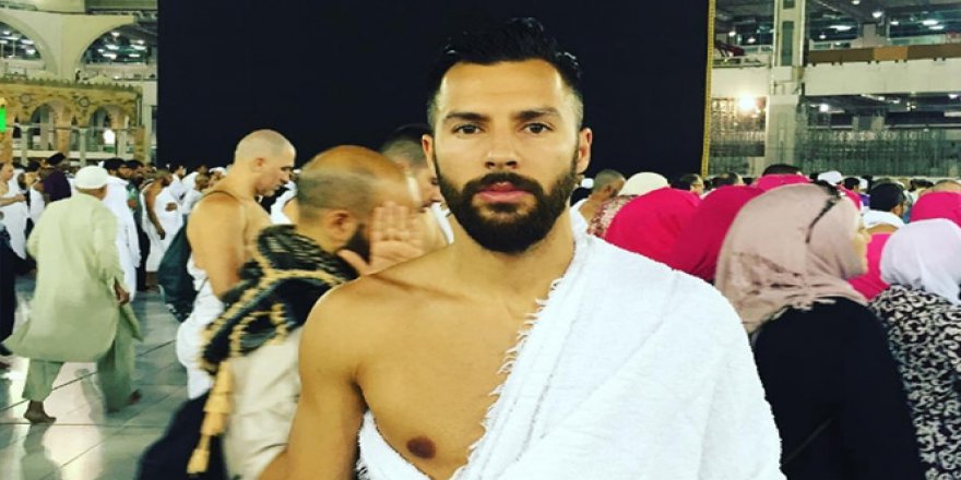 Galatasaray'lı Ünlü Futbolcu Umre'de