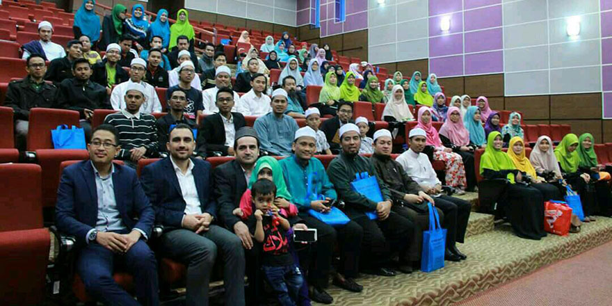 Malezya'da Risale-i Nur ve Alemlere Rahmet Resulullah (asm) paneli