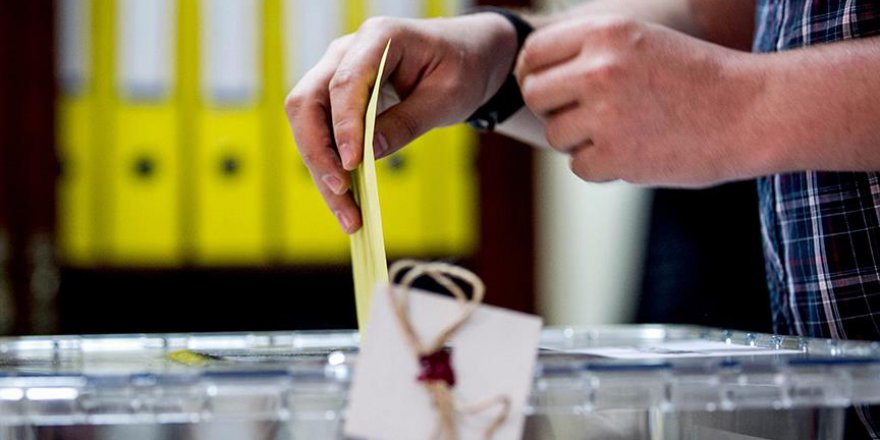 Yurt dışında yaşayan 1 milyon kişiye referandumda oy kullanma imkanı