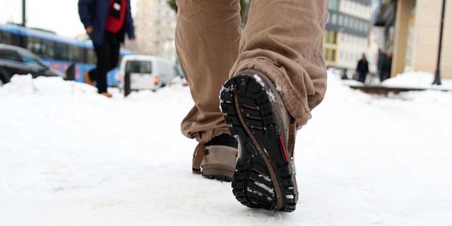 Karda düştükten sonraki şiddetli ağrıya dikkat