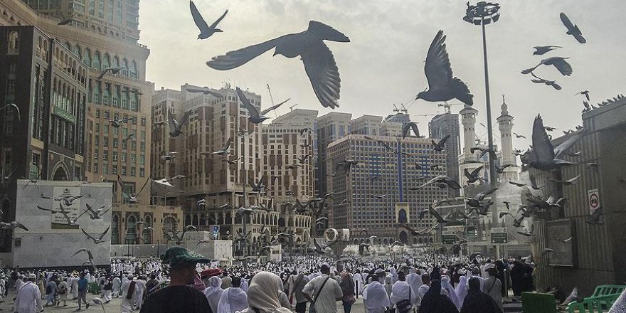 İran heyeti, 'Hac' sorununu görüşmek için Suudi Arabistan'a gidecek