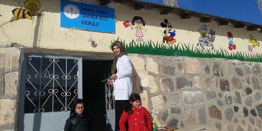 Çizgi film karakterleriyle çocuklara okulu sevdiriyor