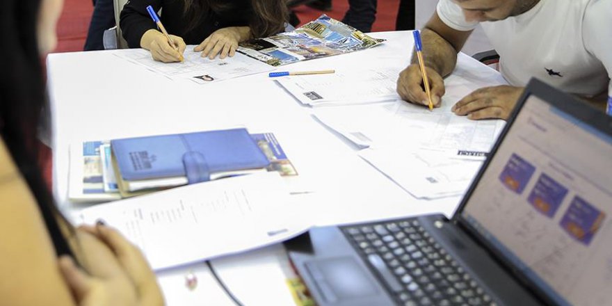 Dört işsizden biri genç