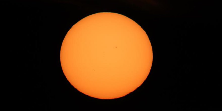 Güneş üzerinde kaplumbağa şeklinde leke tespit edildi