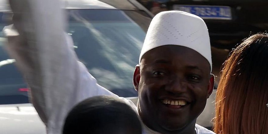 Gambiya'da Jammeh ülkeyi terk edecek