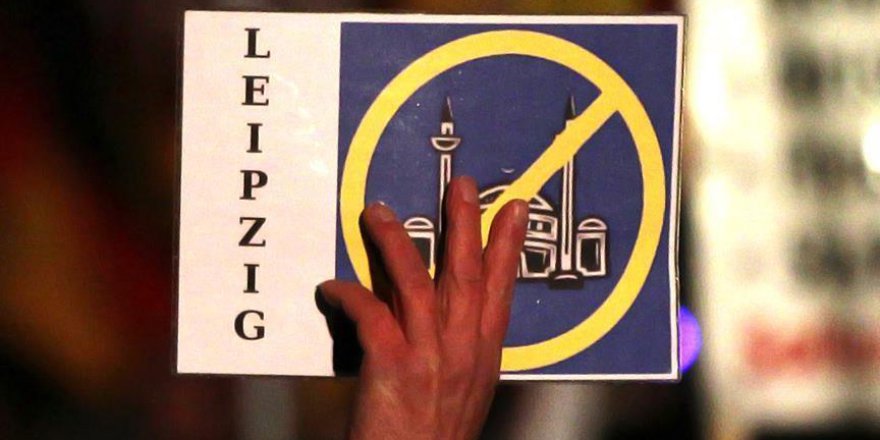 'İslam karşıtlığı için her zaman bir bahaneleri var'