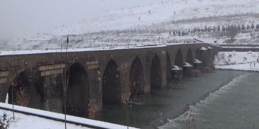 Diyarbakır’da tarih beyaza büründü