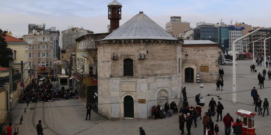 'İstanbul'a, Taksim'e yakışan büyük bir cami istiyoruz'