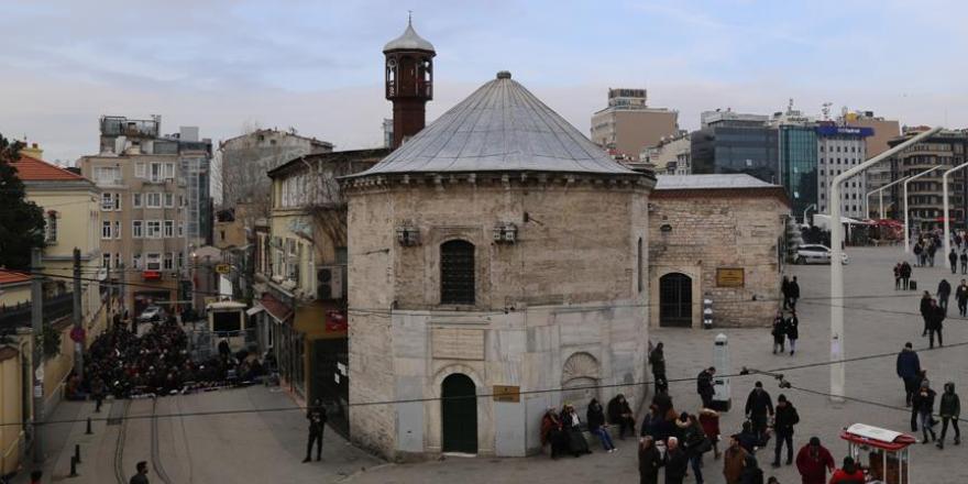 'İstanbul'a, Taksim'e yakışan büyük bir cami istiyoruz'