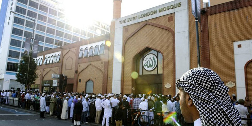 İngilterede camiler diğer din mensuplarına açıldı