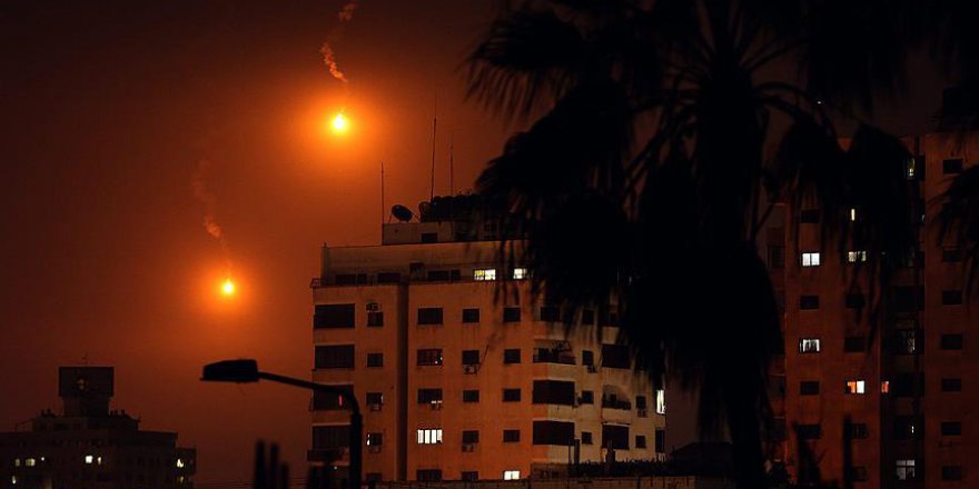 İsrail, Gazze'ye 14 hava saldırısı düzenledi